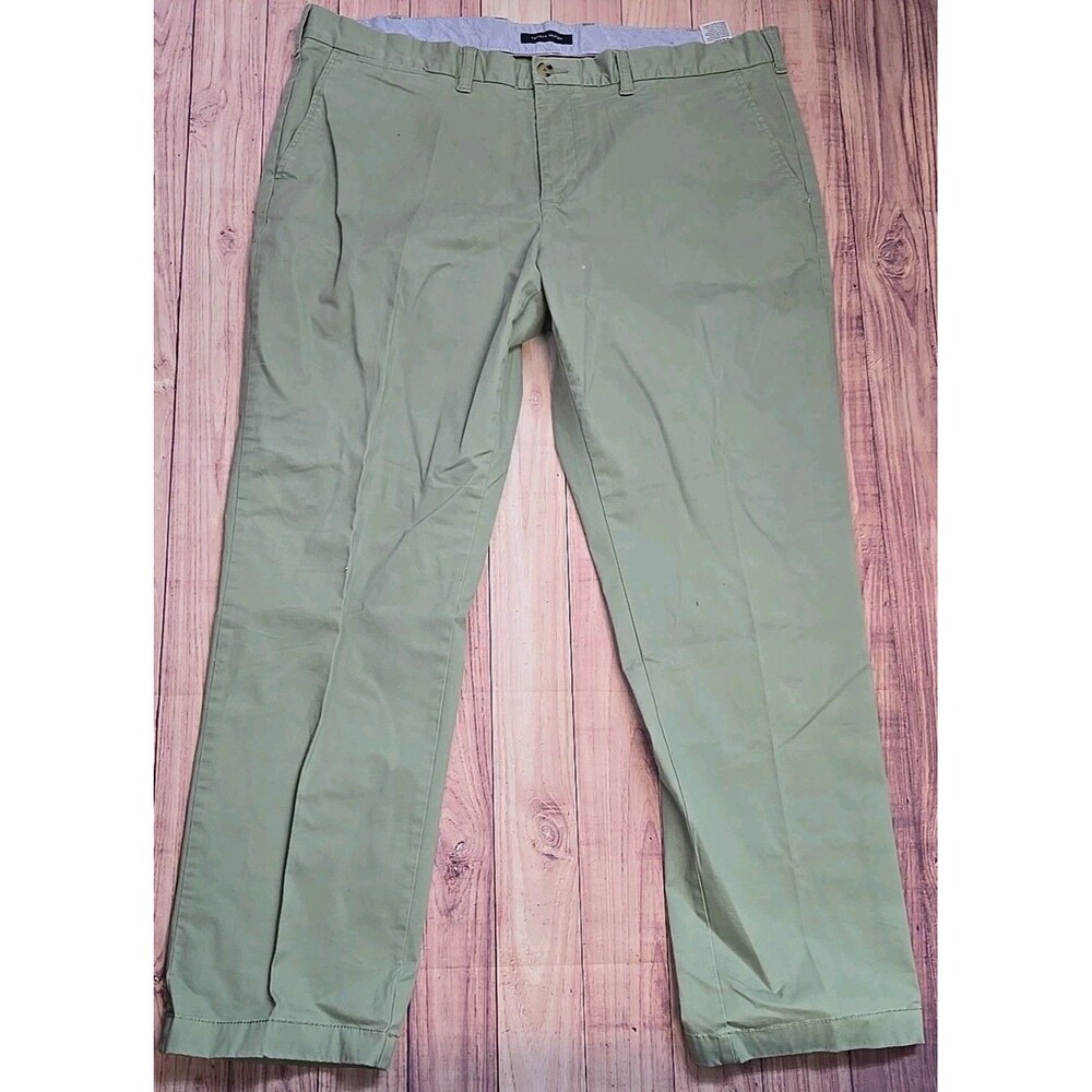 Tommy Hilfiger Men's Slim Fit Chino Pants Green Size 42/32